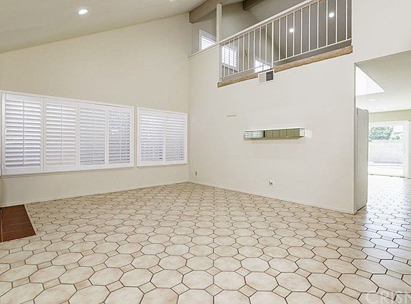 4th image of 16332 Marvene Dr