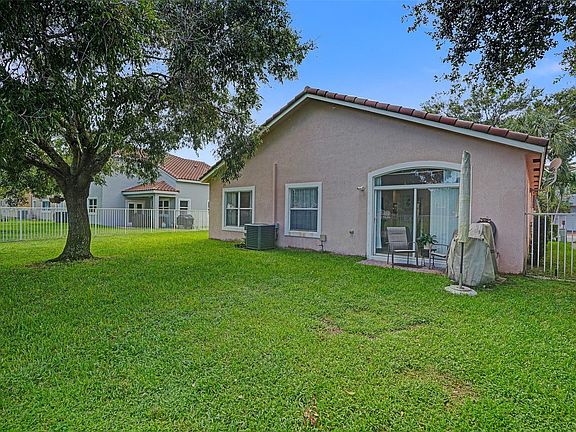 3rd image of 1885 NW 74th Way