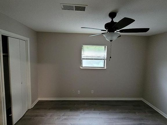 5th image of 305 Lynnwood Dr #16