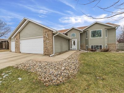 5216 S Briarwood Ave, Sioux Falls, SD, 57108