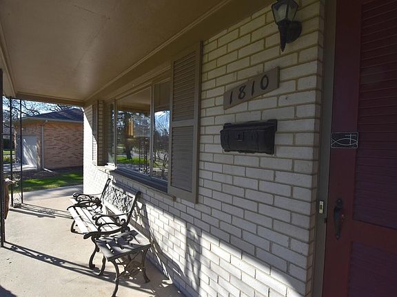 3rd image of 1810 Covington Dr