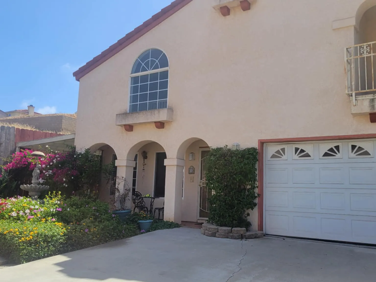 3 bed, 2800 sqft, $4,100 — Photo 1