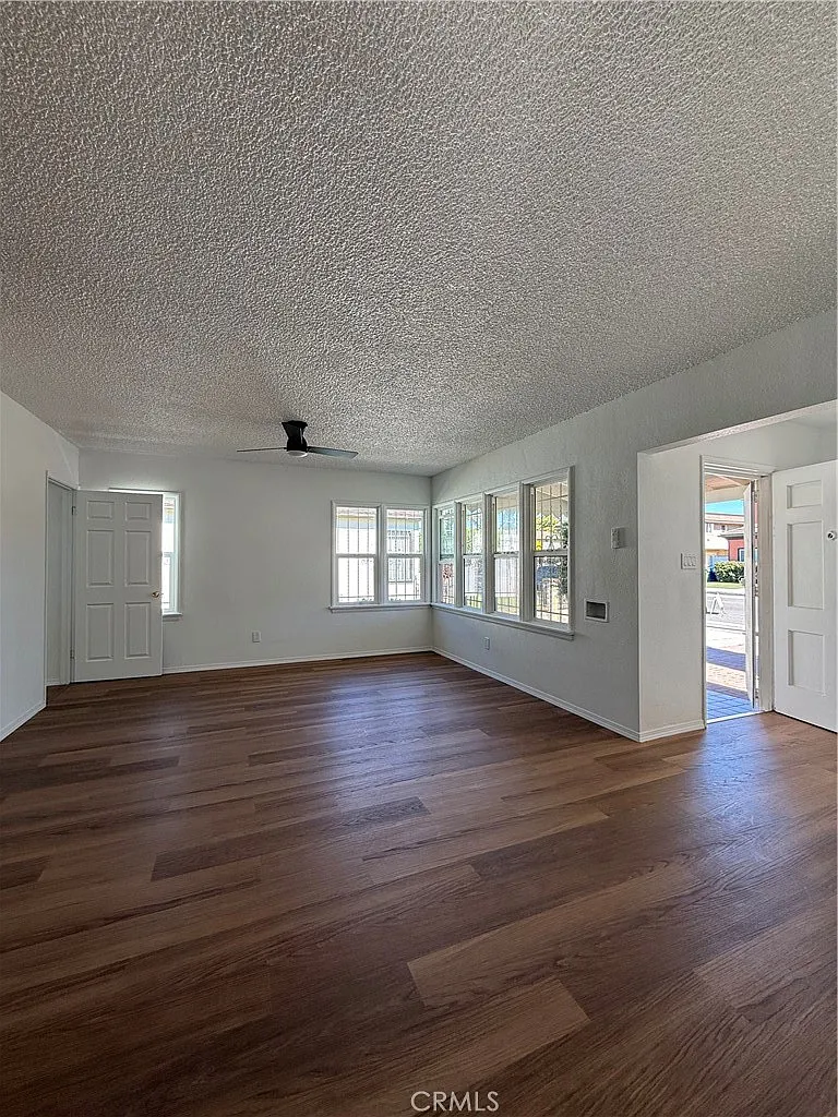 Building Photo - 6521 Walker Ave