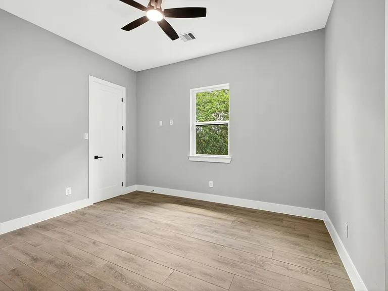 4517 Larch Ln — Photo 41