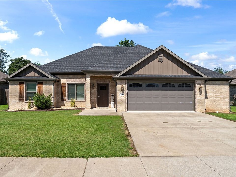 1st image of 910 Bob Glen Cir