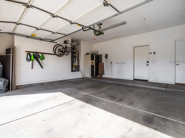 E Gail Rd — Photo 26