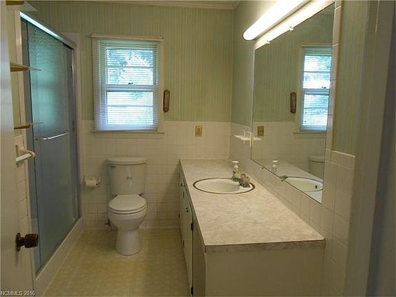 5th image of 99 Pleasant Valley Dr