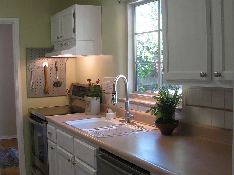 1221 Jasmine St — Photo 5