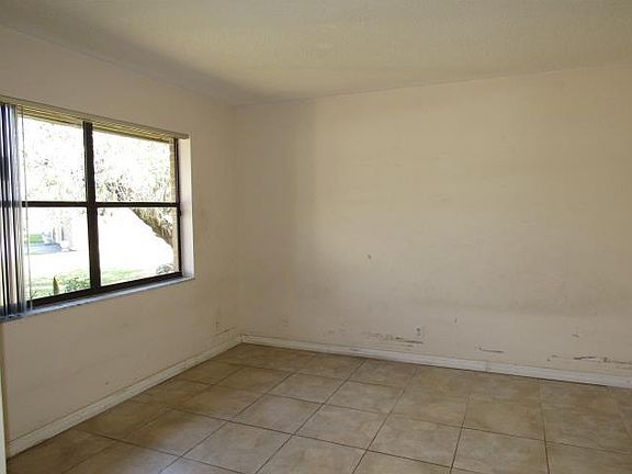 4th image of 8207 NW 98th Ave