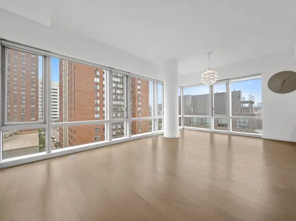 75 Park Lane South image 1 of 50