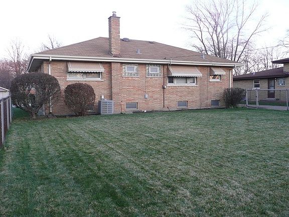 3rd image of 16556 Drexel Ave
