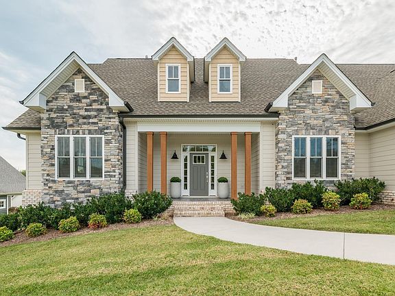 5th image of 405 Preserve Dr