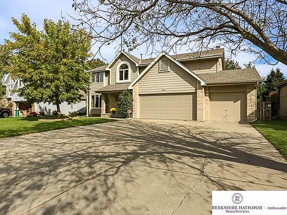2nd image of 611 N 148th St