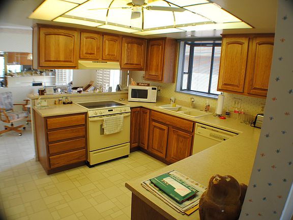 5th image of 9743 E Chestnut Dr