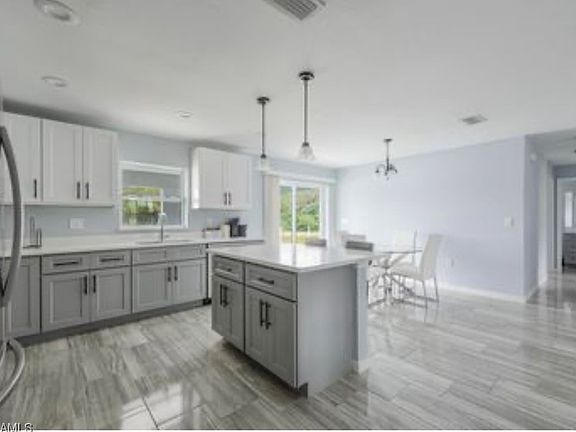 5th image of 8110 Mesa Ct