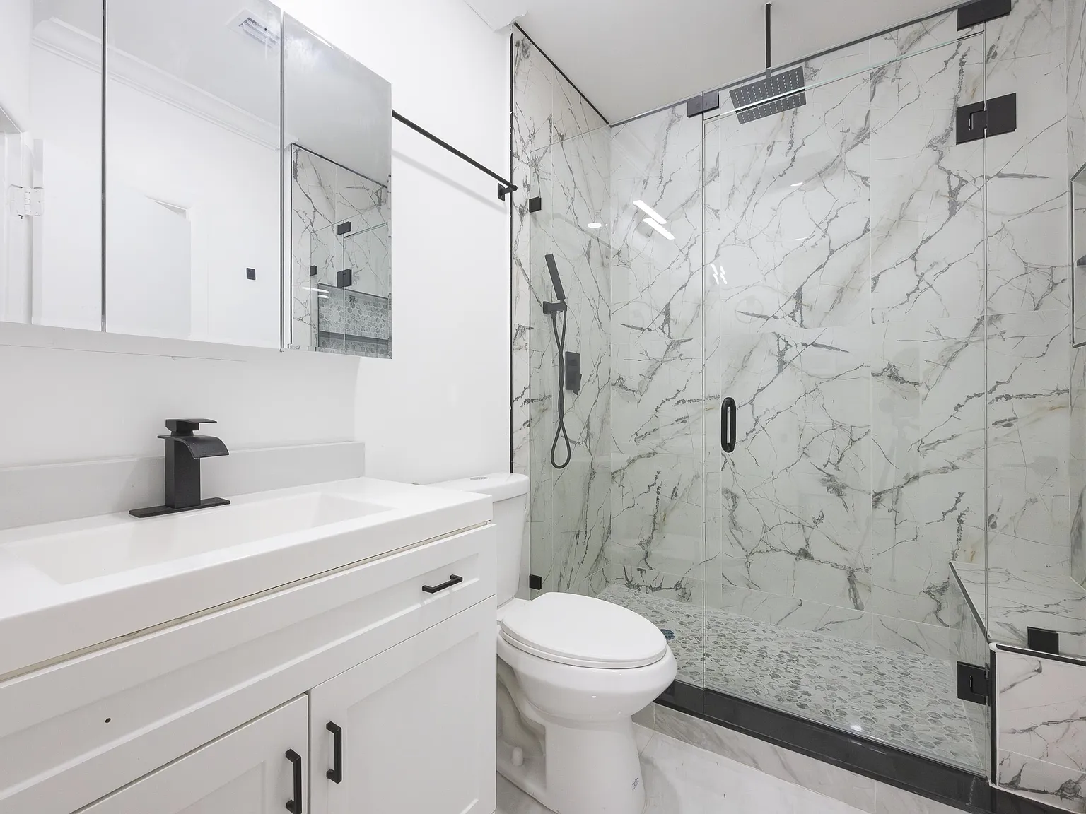 3 bed, 2.0 bath, 850 sqft, $3,000 — Photo 1