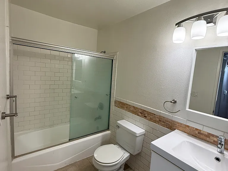 Burton Way Apartments — Photo 19