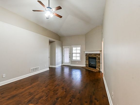 3rd image of 3252 E Hartland Dr