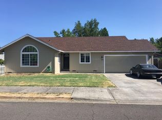 841 Greenleaf Ln, Central Pt, OR 97502