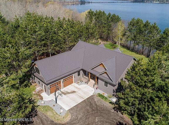 4th image of 50779 Willow Creek Dr