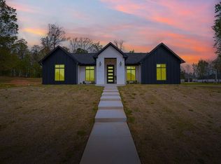 11 Lewis Ln, Texarkana, TX 75501