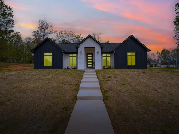 11 Lewis Ln, Texarkana, TX 75501