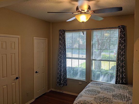3rd image of 2913 Greenshire Dr