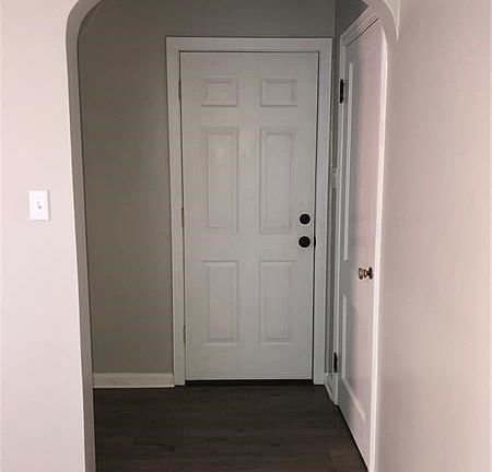 3rd image of 110 Greenwood Dr