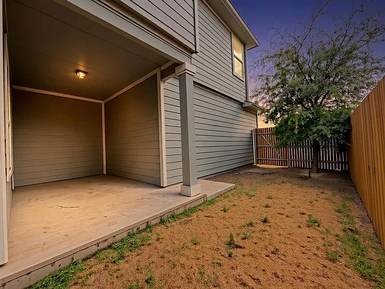10502 Fulton Ave — Photo 34
