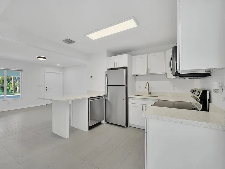 1108 NE 16th St #1106 — Photo 28