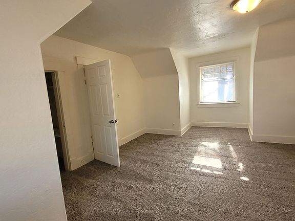 2nd image of 1430 SW Polk St #19828029