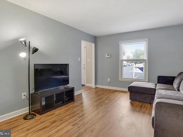 9438 Abingdon Ct — Photo 6