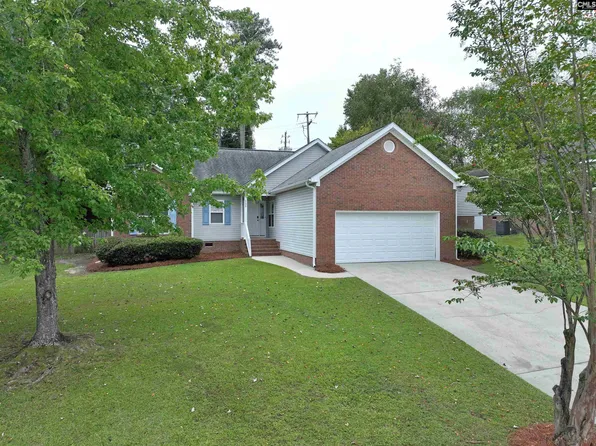 500 Whispering Winds Dr, Lexington, SC 29072