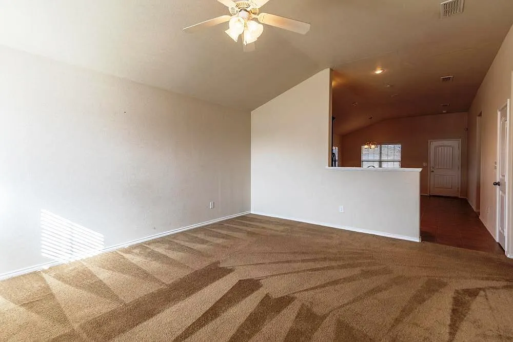 3 bed, 1449 sqft, $1,600 — Photo 3