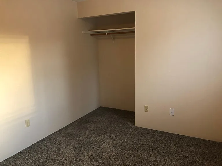 500 NE Maiden Ln #9 — Photo 4