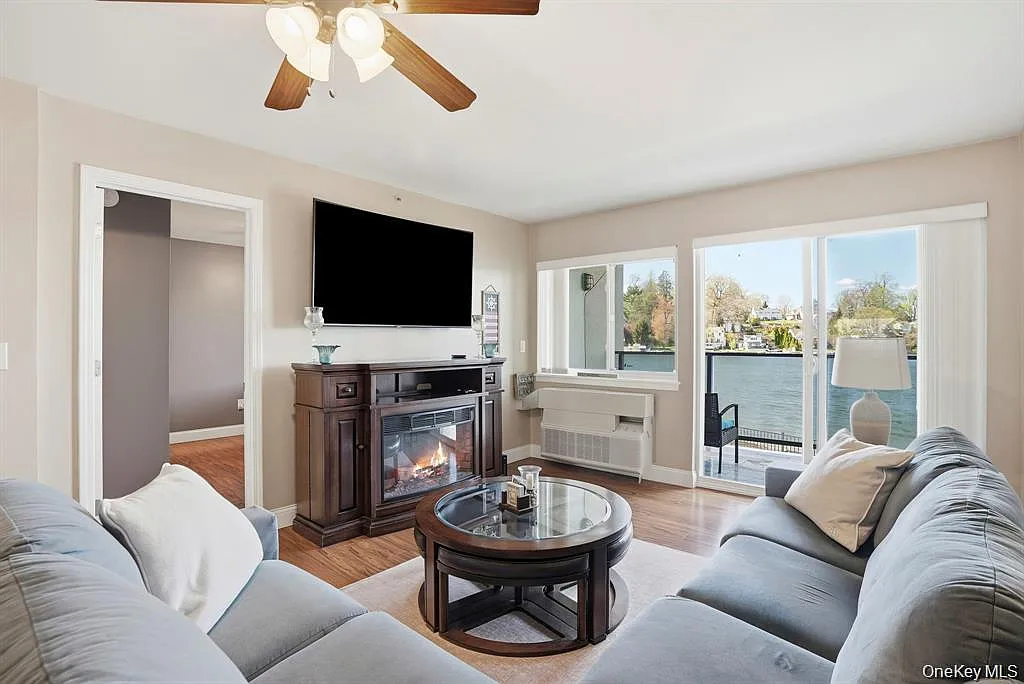 1 bed, 1028 sqft, $3,100 — Photo 1