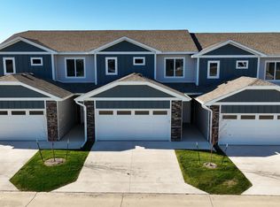 212 NW Waverly Dr, Waukee, IA 50263