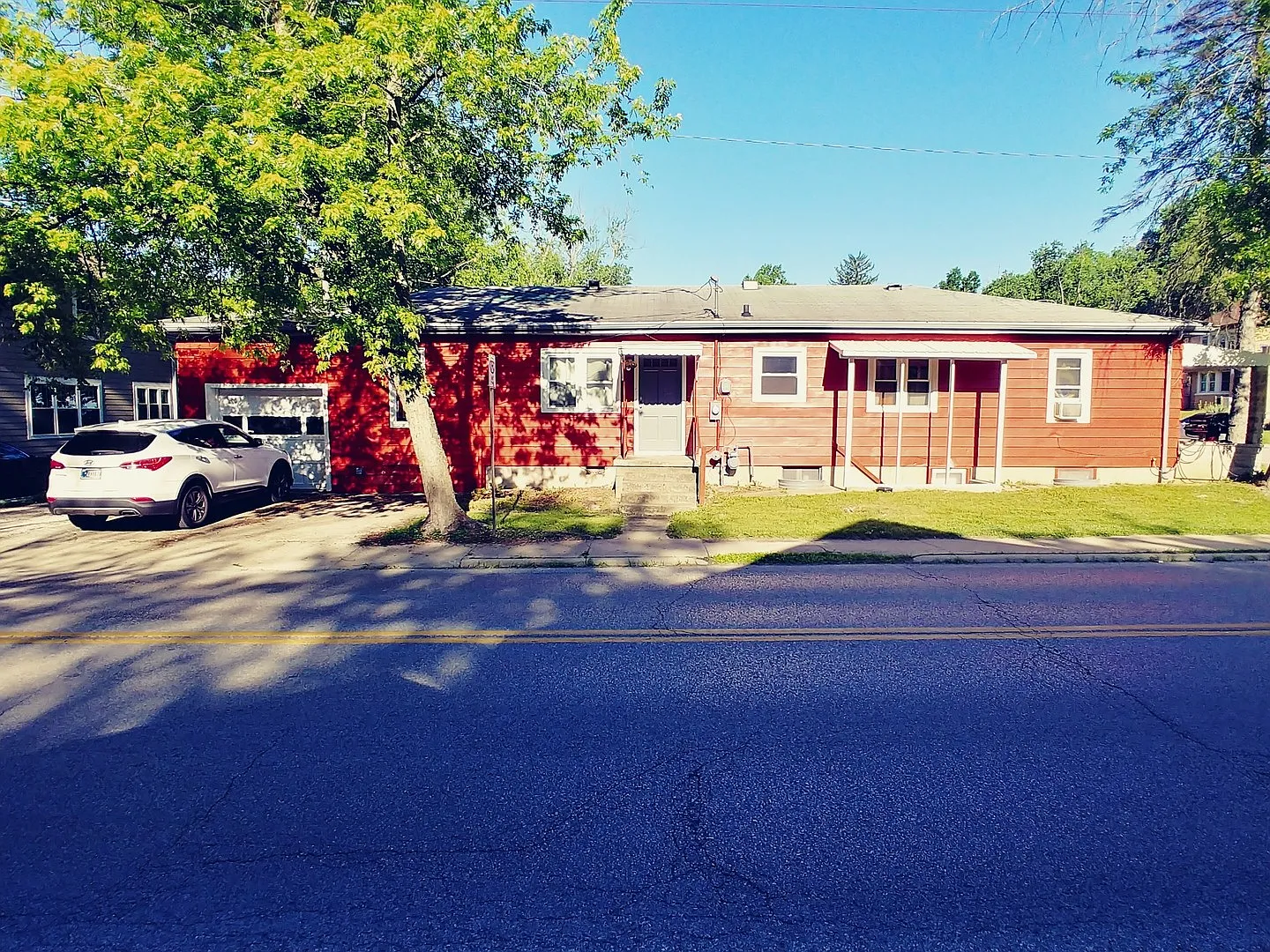 5 bed, 1904 sqft, $3,750 — Photo 2