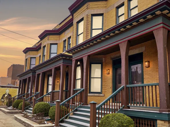 116 W Locust St, Bloomington, IL 61701