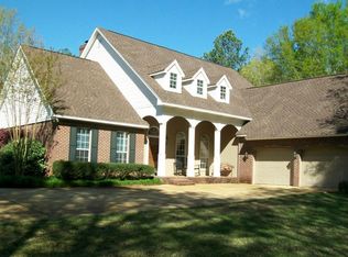 3361 Old Towne Cir, Tupelo, MS 38804
