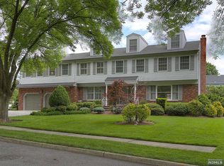 482 Mason Pl, Paramus, NJ 07652