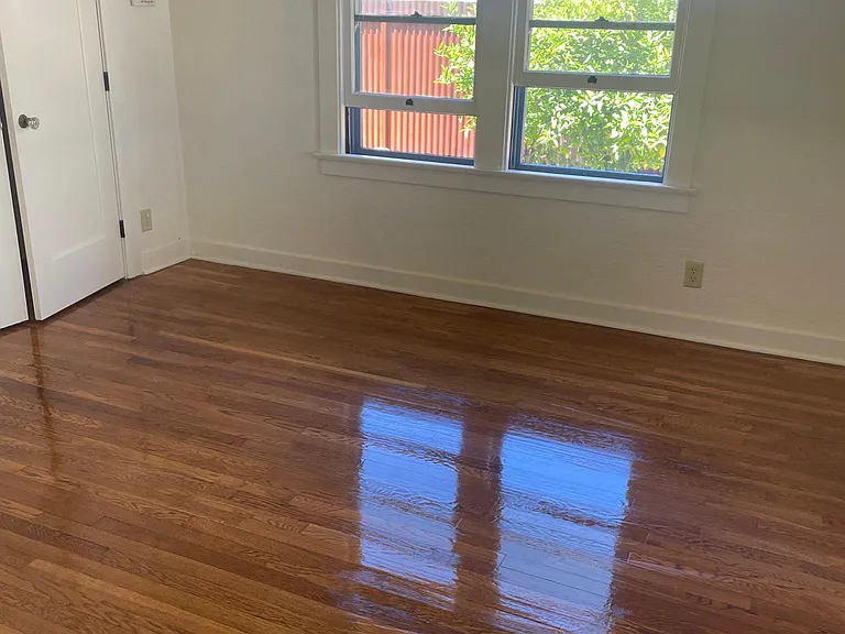 524 N Norton Ave — Photo 10