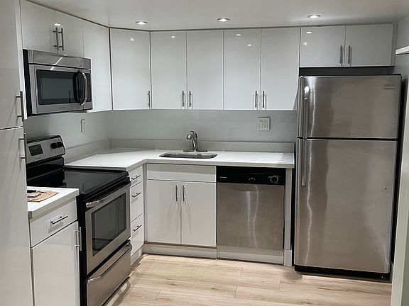 4th image of 2501 Brickell Ave APT 203