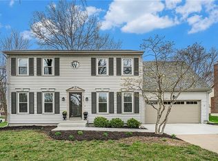 9325 Twilight Ln, Lenexa, KS 66219