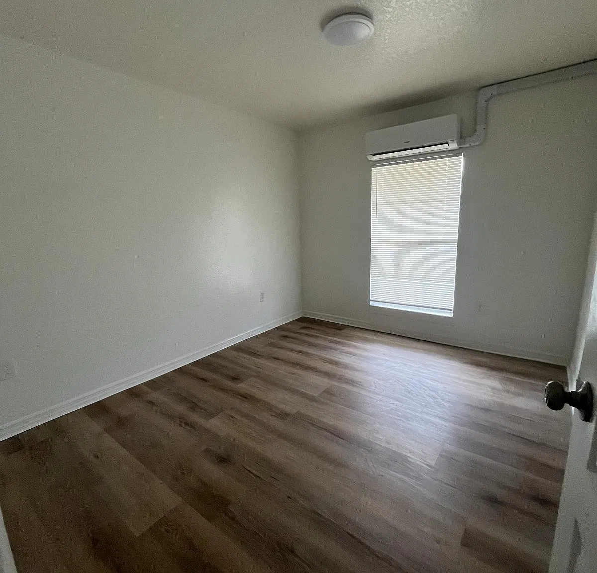 839 Woods Ave — Photo 2