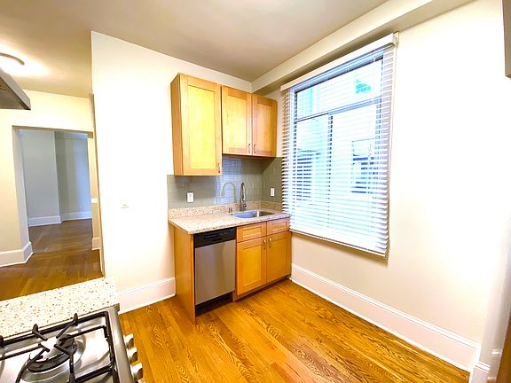 2nd image of 887 Bush St APT 310