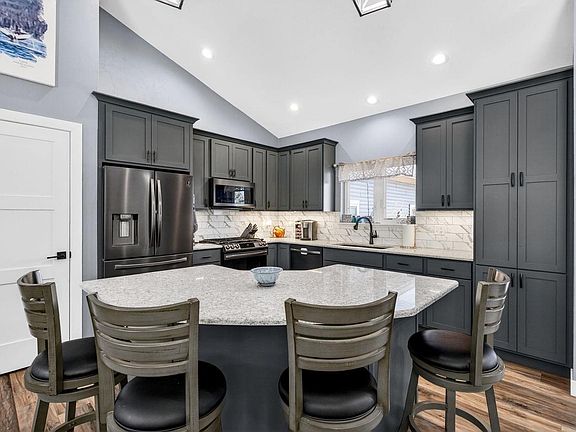 4th image of 225 Stone Hill Court