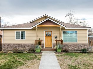 318 SE Scenic View Dr, College Place, WA 99324