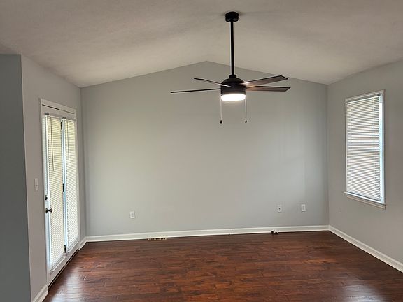 4th image of 974 Southern Hills Dr #B