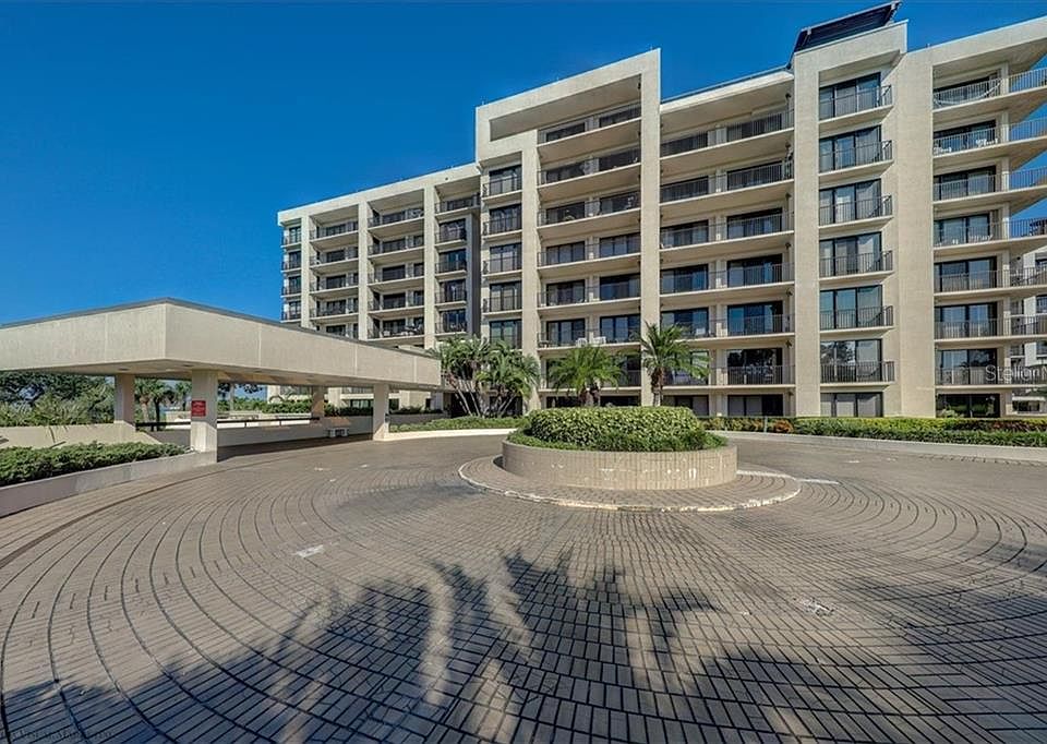 1st image of 4 Belleview Blvd APT 101